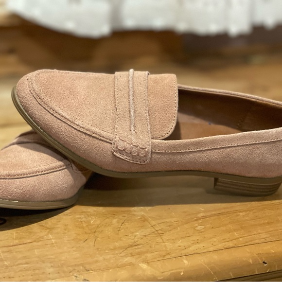 Light pink shoes. NWOT - Picture 5 of 5